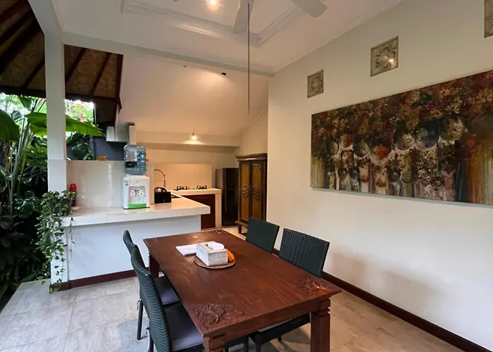 Badra House Hibiscus